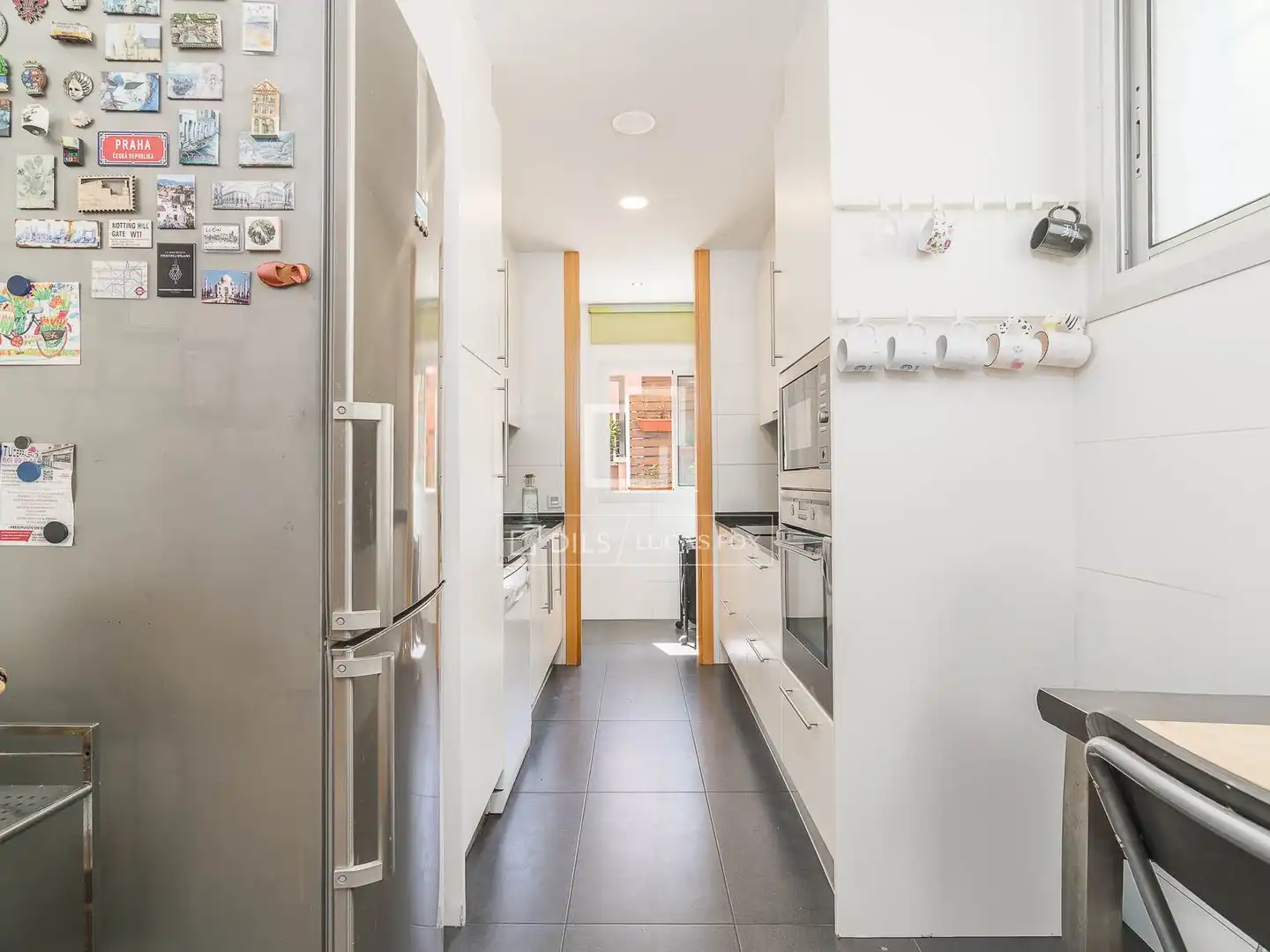 Kitchen of Flat for sale in Barcelona  with Air Conditioner, Terrace and Storage room