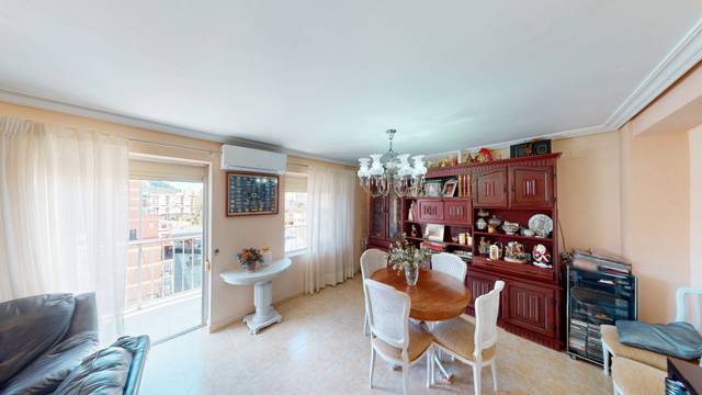 Piso en Venta en Calle Escritor Gonzalo Canto en Goteta