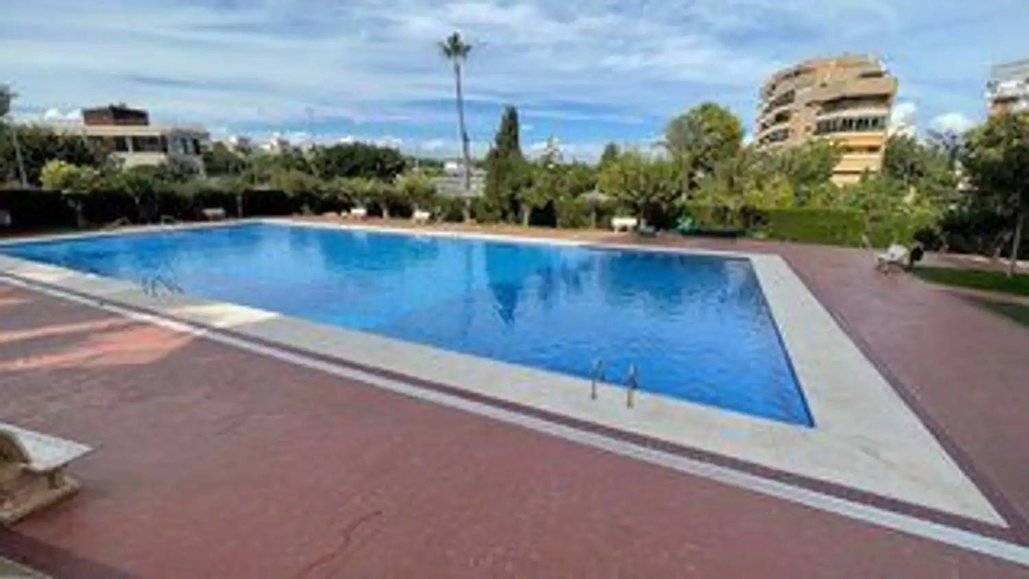 Piscina de Piso en venta en Alicante / Alacant con Aire acondicionado, Calefacción y Jardín privado