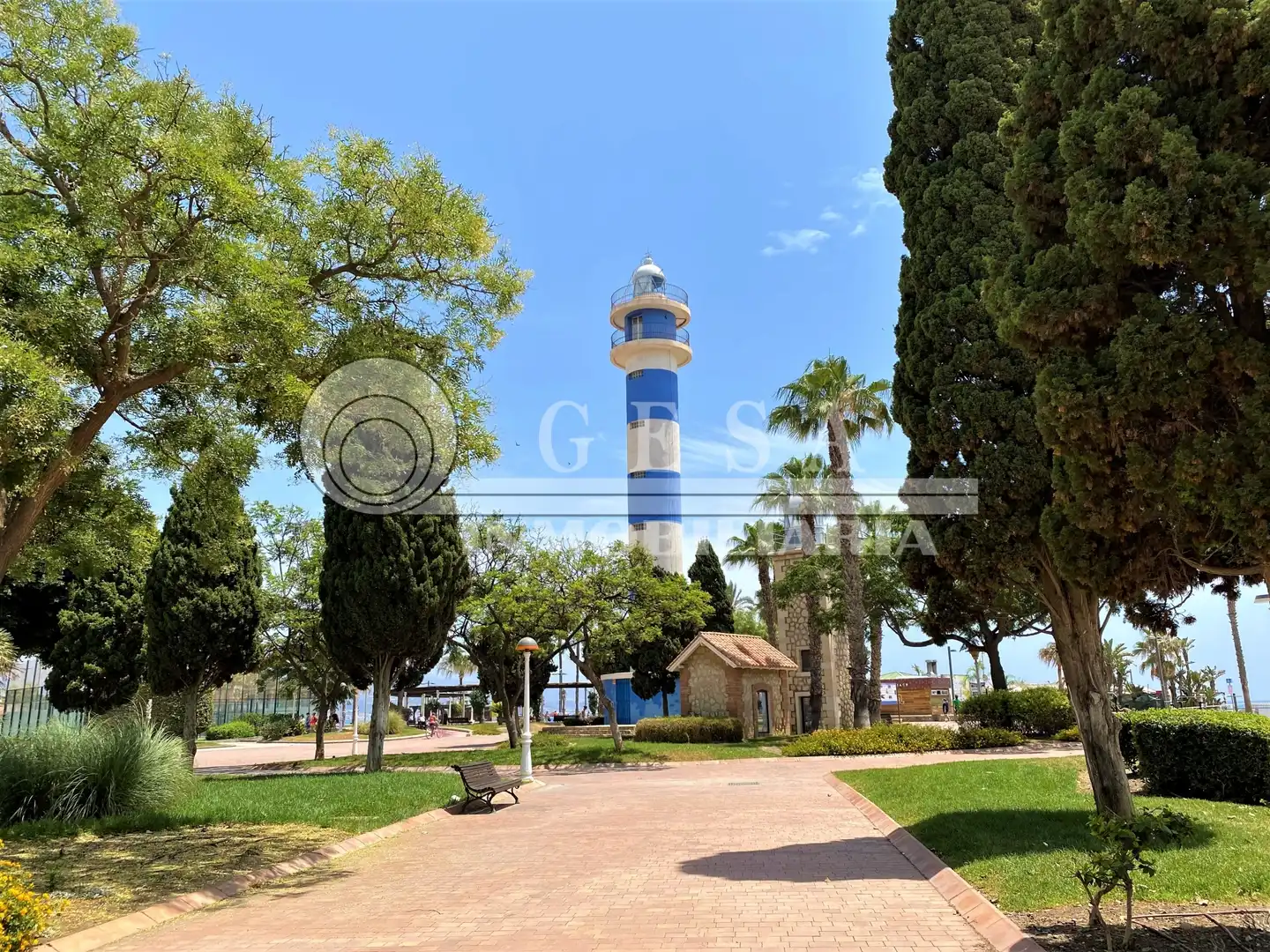 Vista exterior de Piso en venta en Vélez-Málaga con Terraza