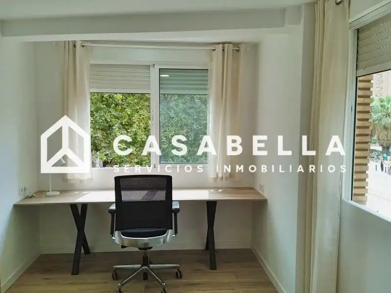 Wohnung zur Miete in Valencia mit Klimaanlage, Terrasse und Möbliert
