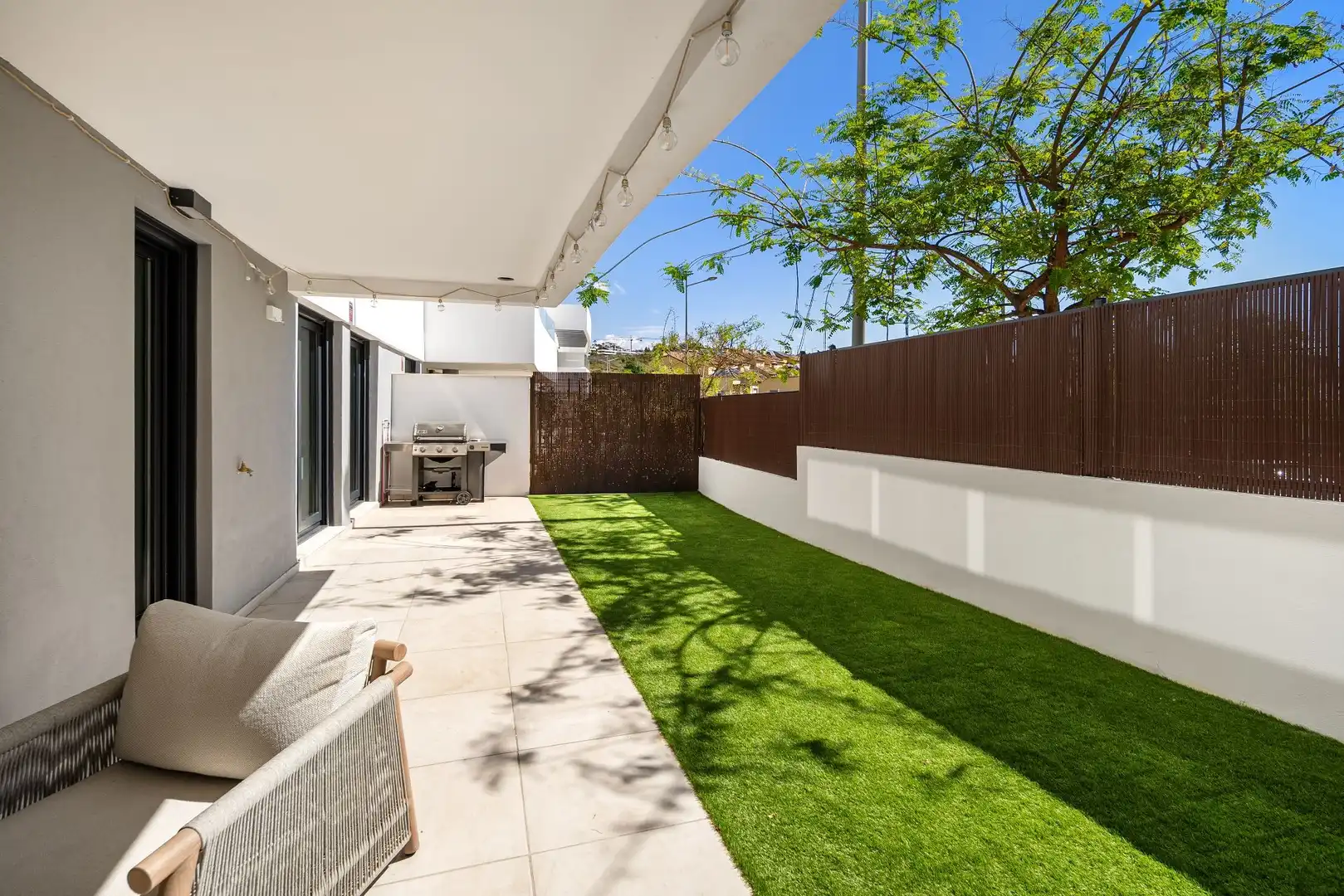 Piso con piscina en venta en Estepona Pueblo, imagen 2