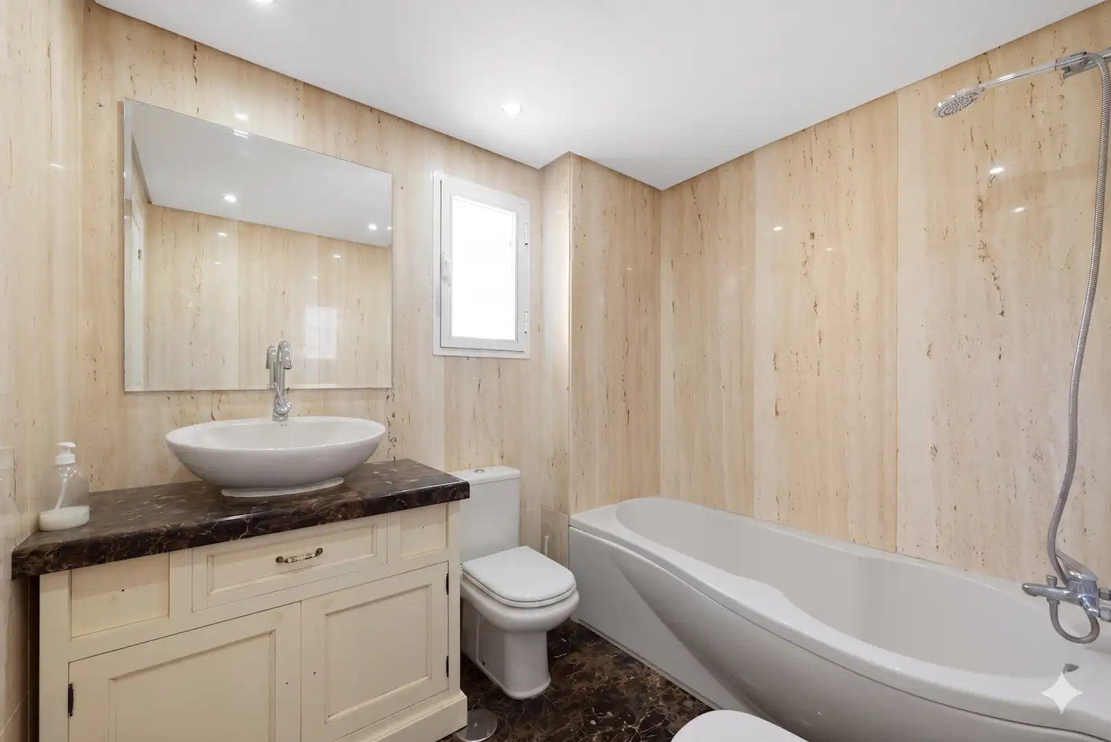 Bathroom of Apartments for sale in Benalmádena  with Air Conditioner, Terrace and Swimming Pool