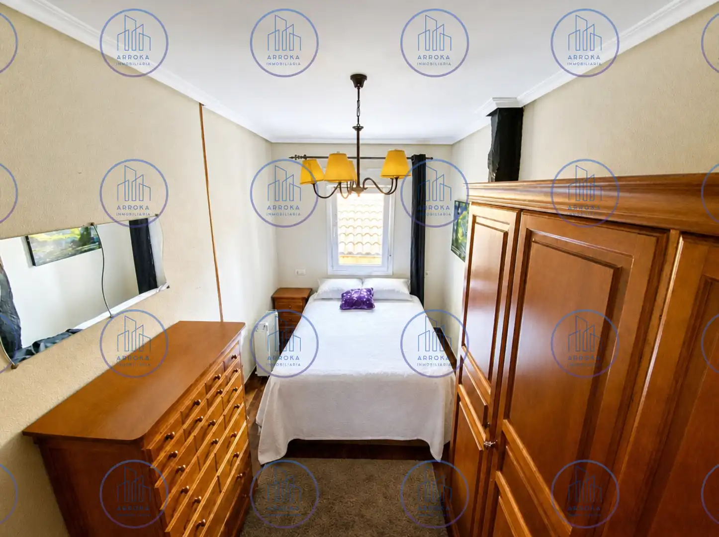 Schlafzimmer von Dachboden zum Verkauf in Beasain mit Heizung, Parkett und Möbliert