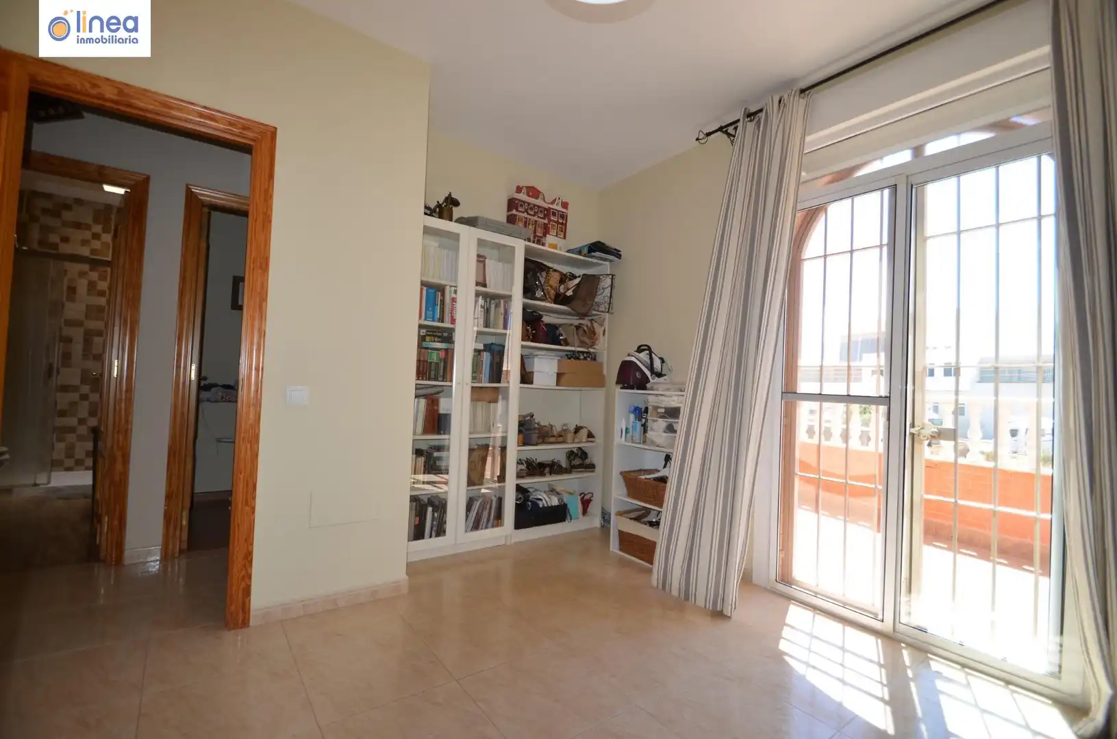 Casa adosada en venta en Calle ANGEL CARA, La Mojonera