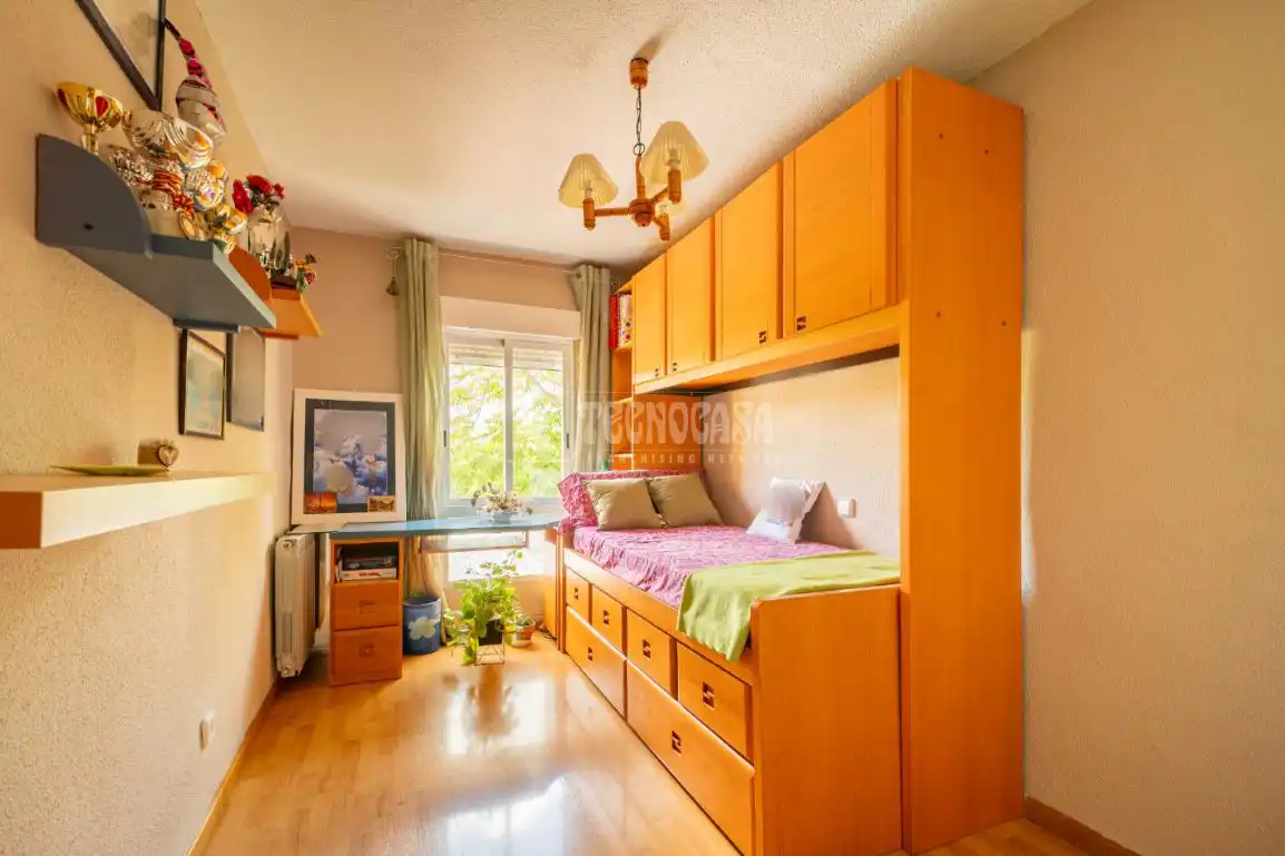 Habitación de Dúplex en venta en Rivas-Vaciamadrid con Calefacción y Terraza