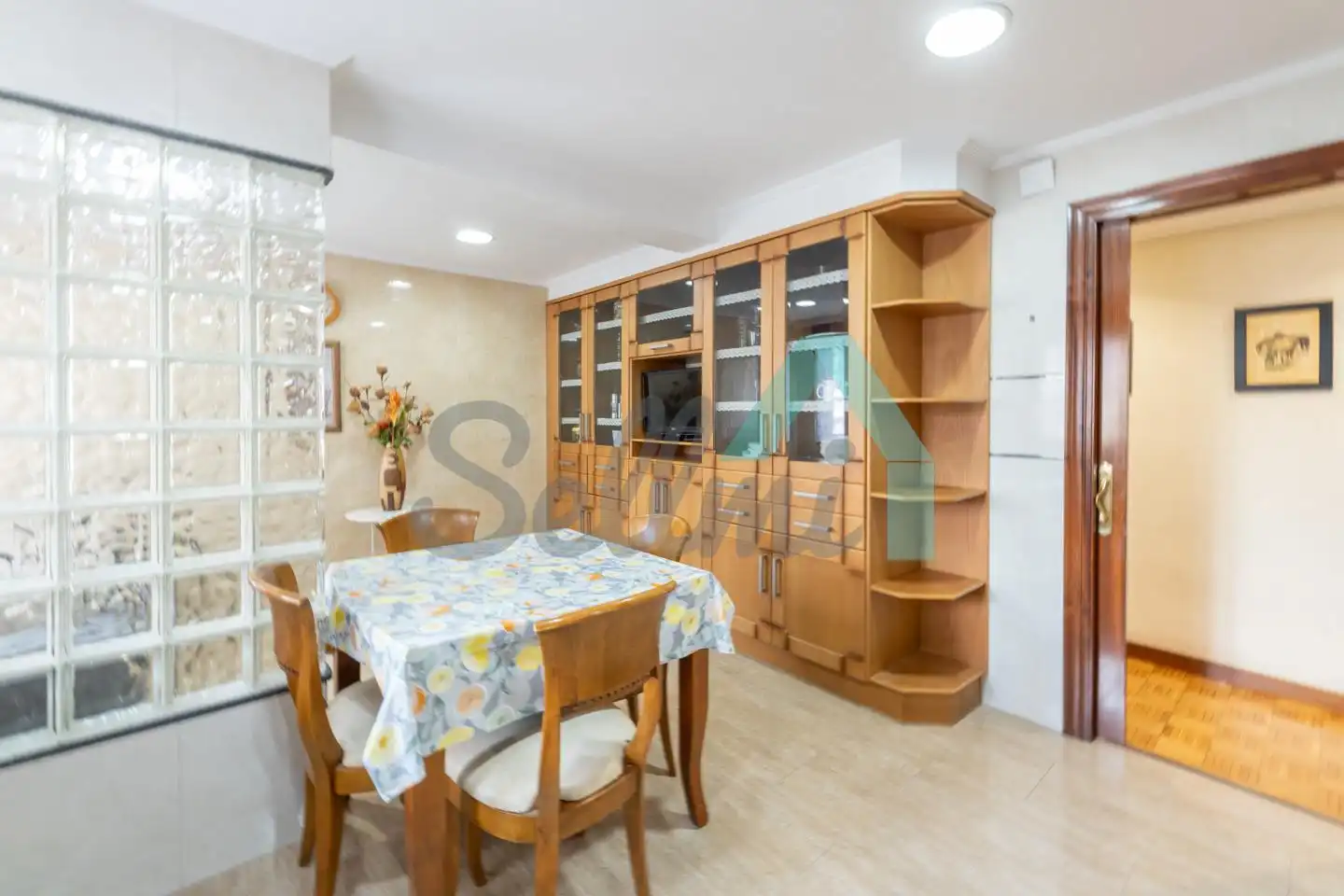 Cuina de Pis per a compartir en Oviedo  amb Calefacció, Parquet i Terrassa