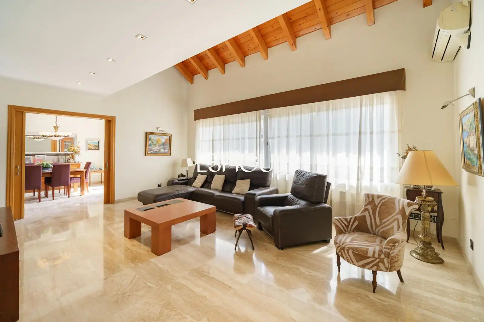 Living room of Houses for sale in Sant Cugat del Vallès  with Air Conditioner, Heating and Storage room