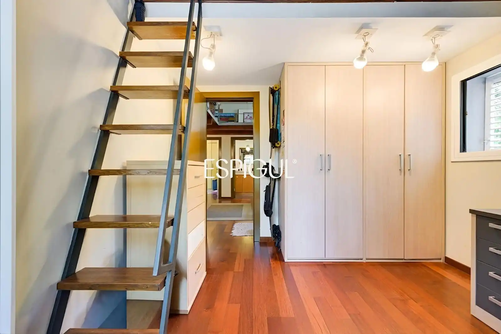 Dormitori de Casa o xalet en venda en Cerdanyola del Vallès amb Calefacció, Parquet i Terrassa