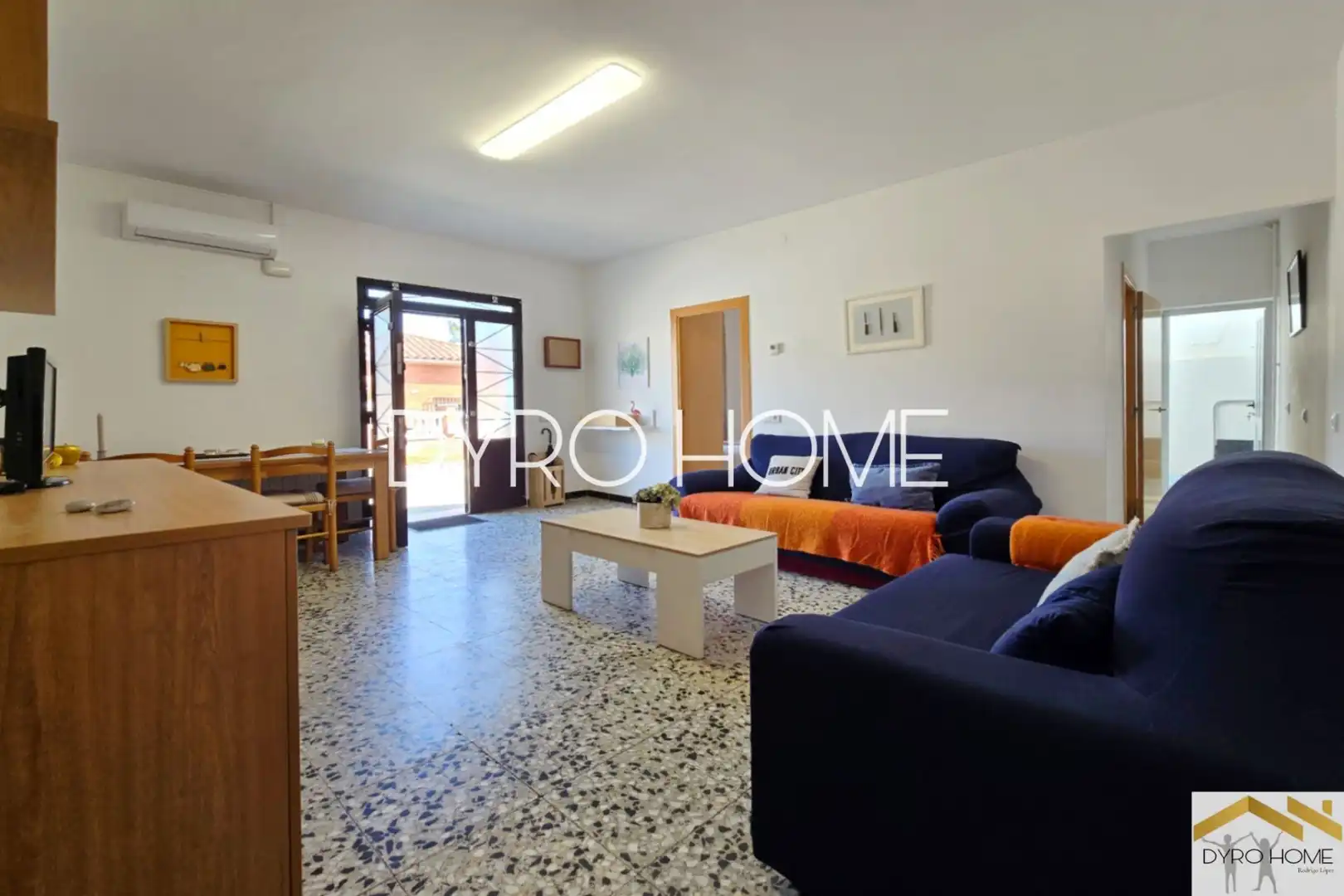 Sala d'estar de Casa o xalet en venda en Sant Vicenç Dels Horts amb Aire condicionat, Calefacció i Jardí privat
