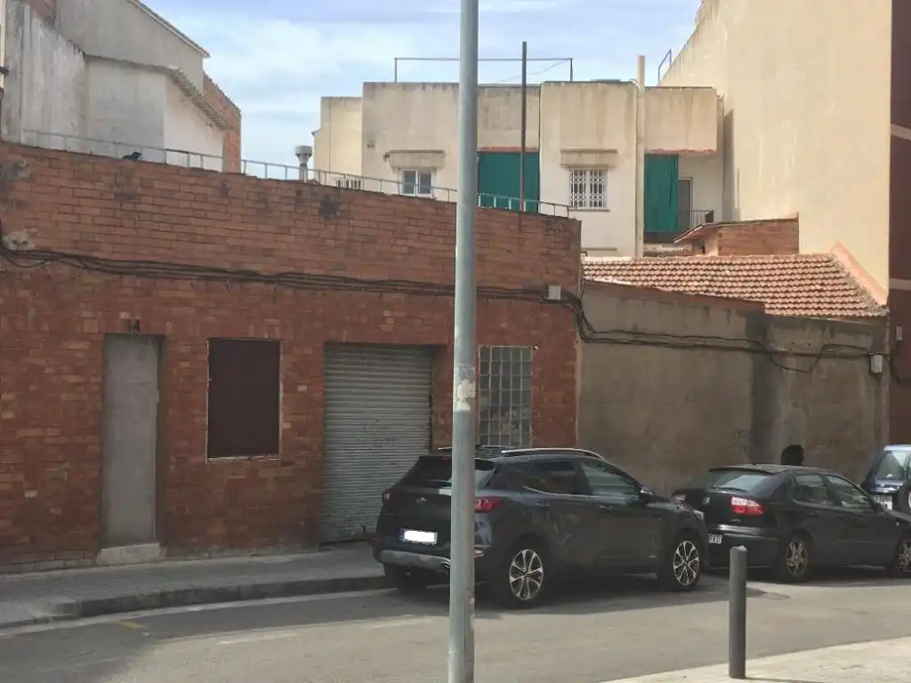 Terreny residencial en venda a Carrer d'Isaac Albéniz 12, imagen 3