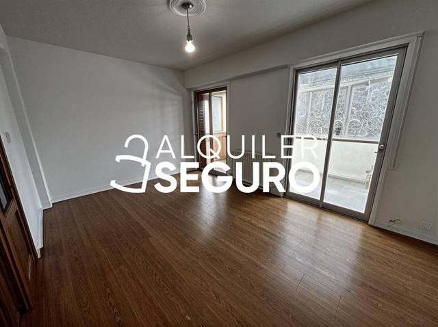 Piso en Alquiler en CAMARENA en Aluche