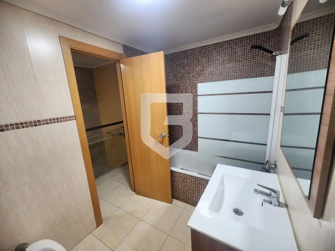 Badezimmer von Wohnung zum Verkauf in Almazora / Almassora mit Terrasse und Schwimmbad