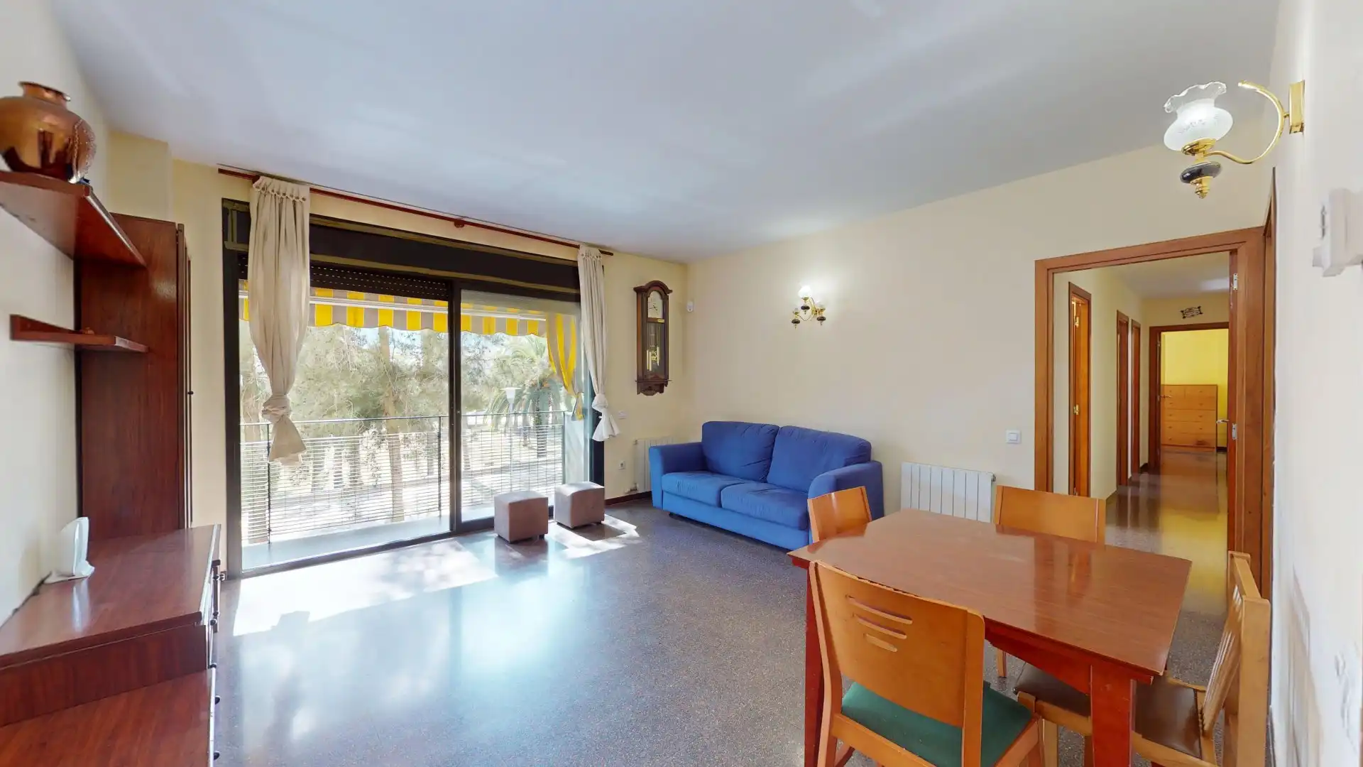 Wohnzimmer von Wohnung zum Verkauf in Barcelona mit Heizung und Balkon