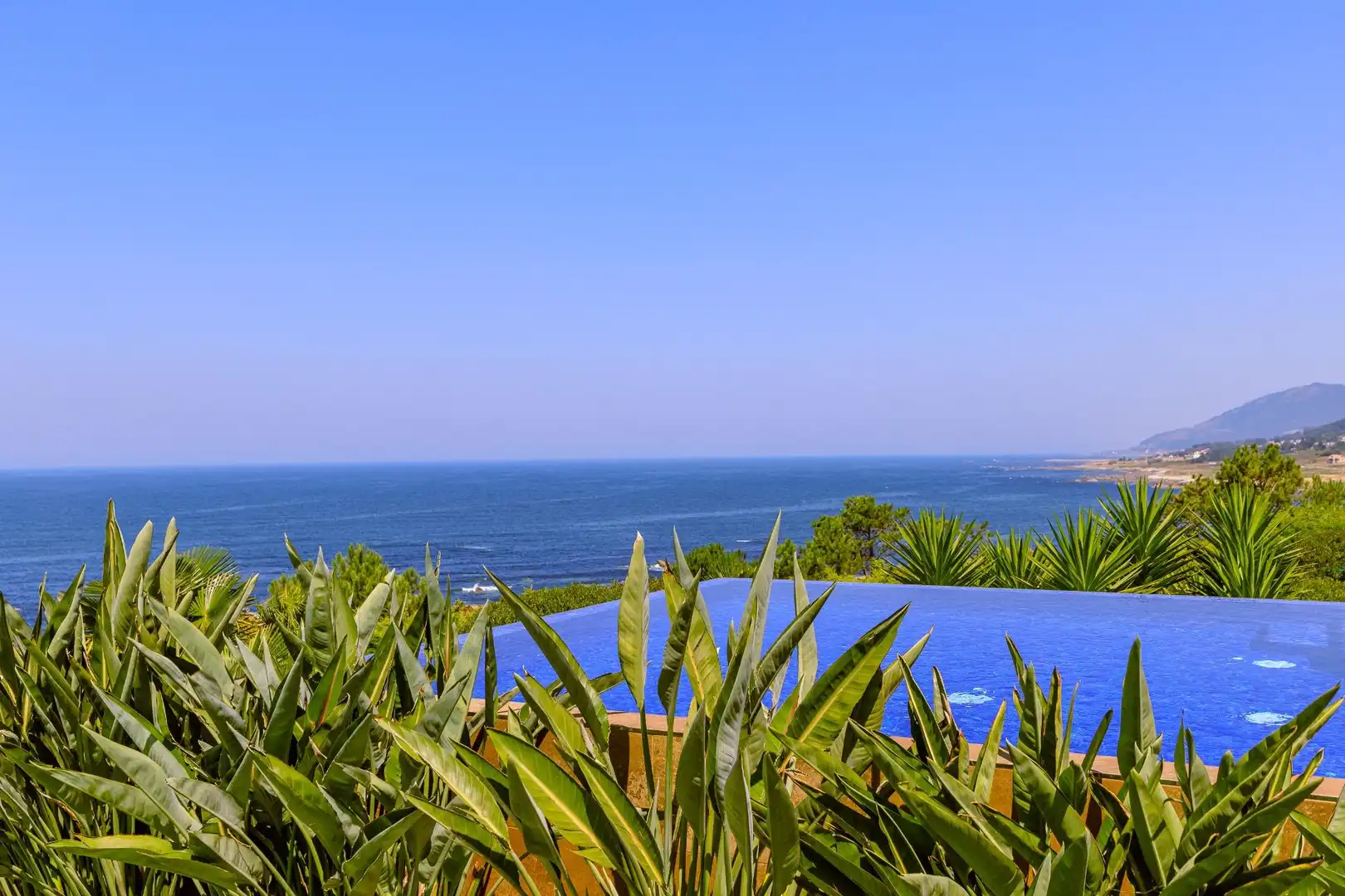 Swimming pool of Houses for sale in Oia  with Air Conditioner, Heating and Private garden