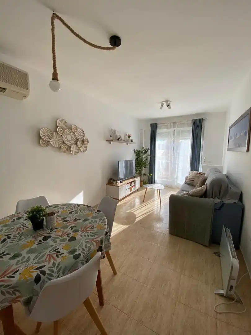 Sala d'estar de Pis de lloguer en Peñíscola / Peníscola amb Aire condicionat, Jardí privat i Piscina