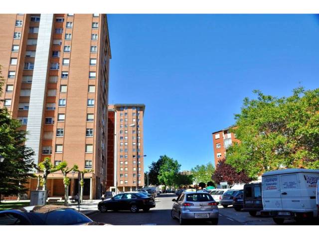 Piso en Alquiler en los Trigales, SN en San Juanillo