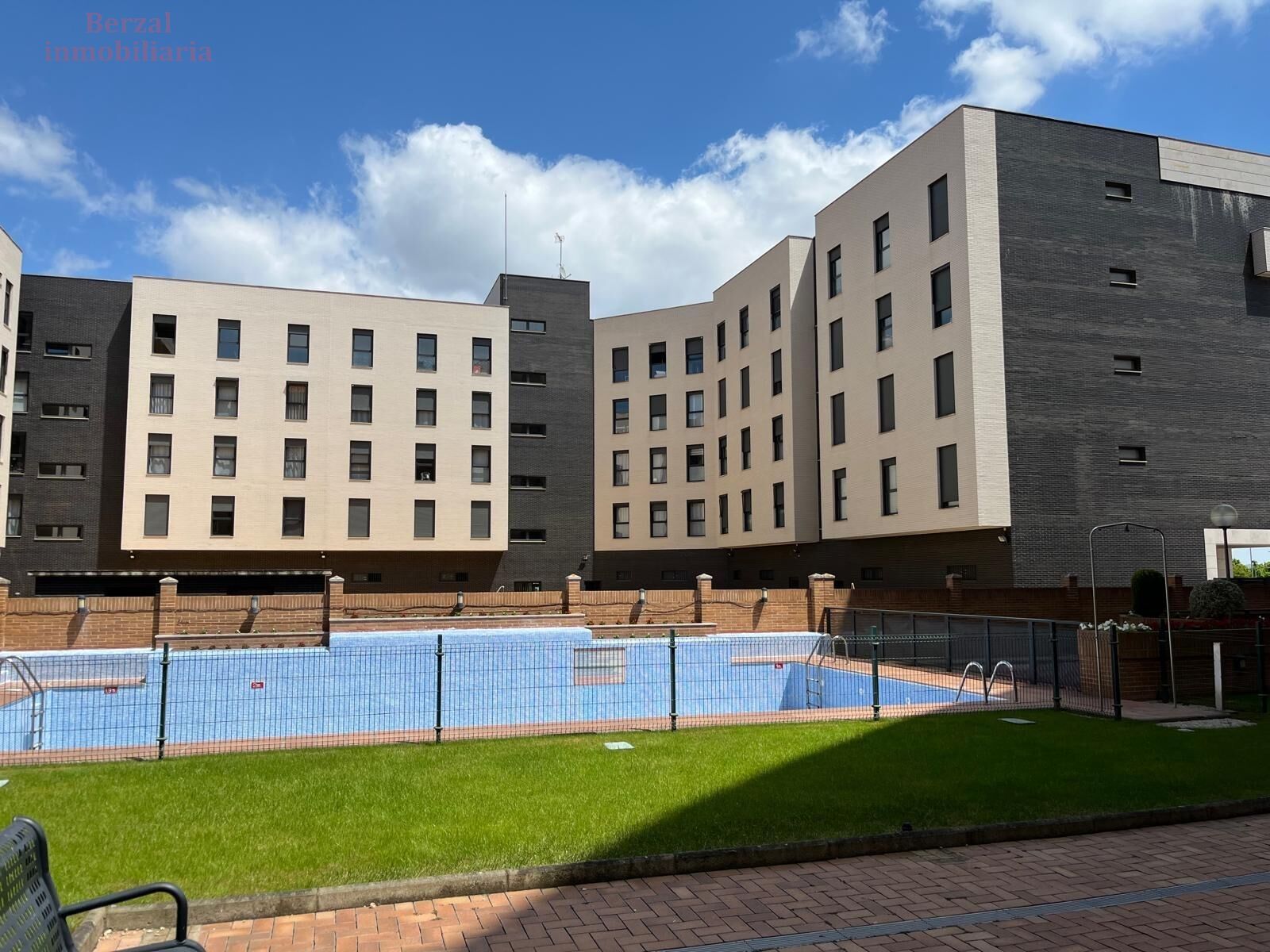 Exterior view of Flat for sale in  Logroño  with Heating, Terrace and Storage room