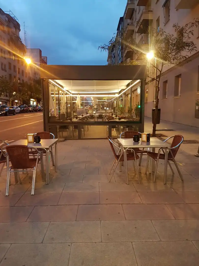 Vista exterior de Local de alquiler en Madrid con Aire acondicionado