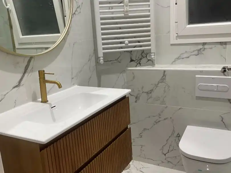 Bathroom of Office for rent in Madrid  with Air Conditioner, Heating and Furnished