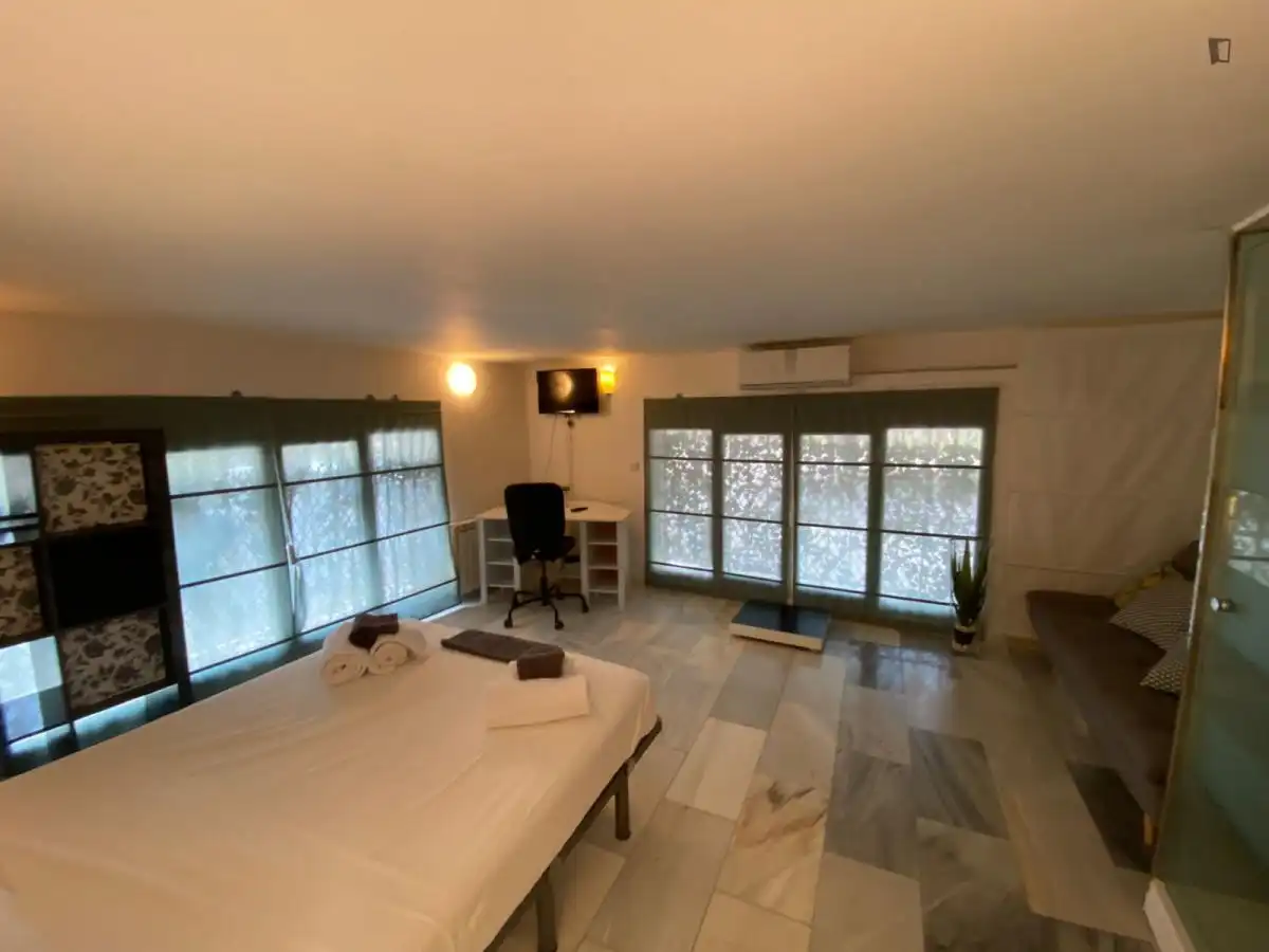 Habitación de Estudio de alquiler en Madrid con Aire acondicionado, Calefacción y Amueblado