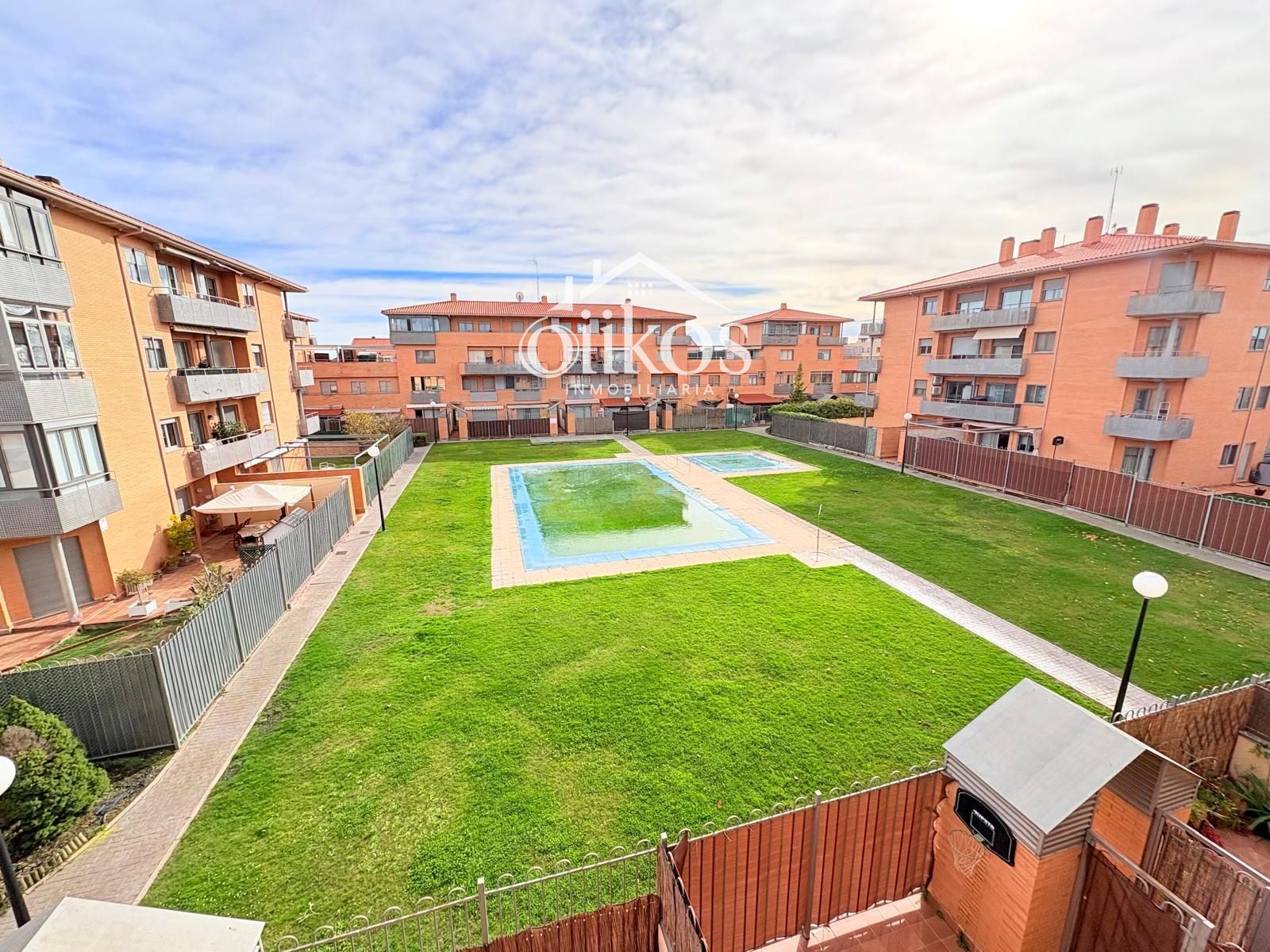 Vista exterior de Dúplex en venda en Salamanca Capital amb Calefacció, Parquet i Terrassa