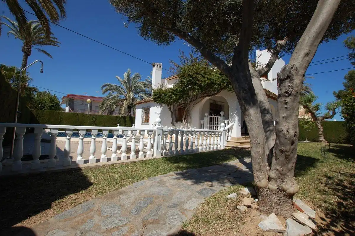 Houses for sale in Cabo Roig