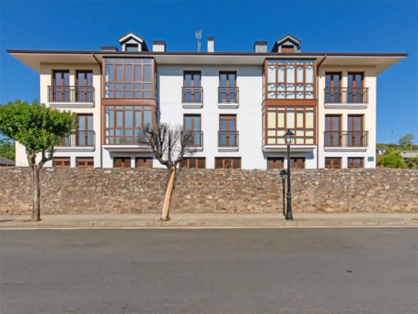 Vista exterior de Piso en venta en Villafranca del Bierzo, León