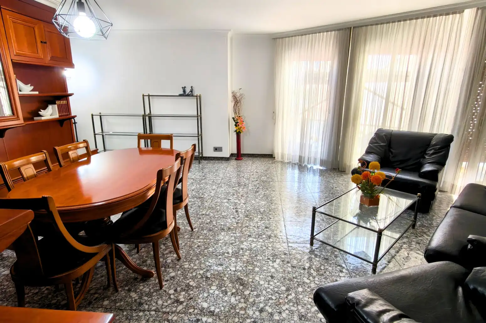 Sala d'estar de Pis en venda en Sant Boi de Llobregat amb Aire condicionat