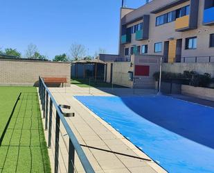 Piscina de Casa adosada en venda en María de Huerva amb Aire condicionat i Terrassa