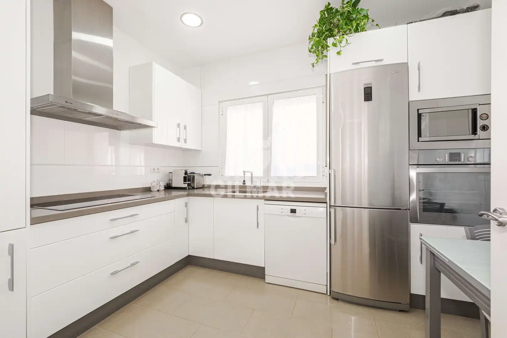 Kitchen of Flat for sale in Sevilla  with Heating, Storage room and Balcony