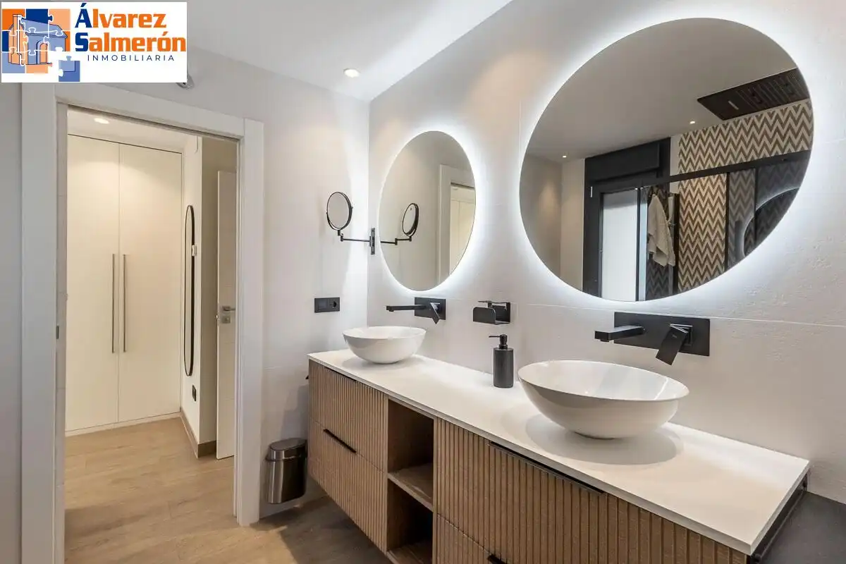 Badezimmer von Haus oder Chalet zum Verkauf in Albolote mit Klimaanlage, Heizung und Terrasse