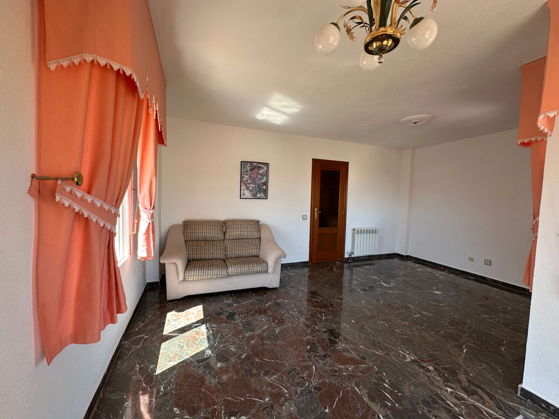 Living room of Flat for sale in Úbeda  with Air Conditioner, Heating and Balcony