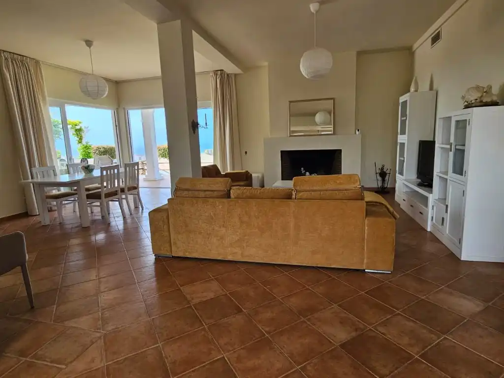Sala d'estar de Casa o xalet en venda en Torrox amb Aire condicionat, Jardí privat i Terrassa