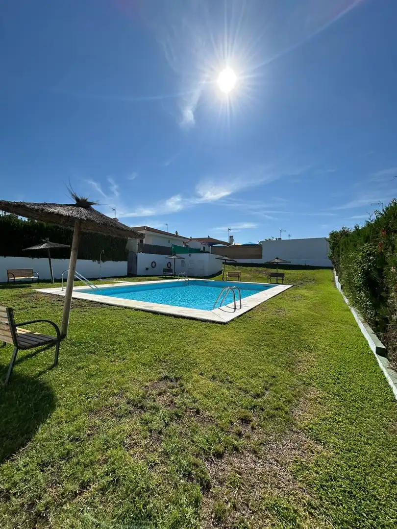 Piscina de Casa o xalet en venda en Almonte amb Calefacció, Moblat i Piscina comunitària