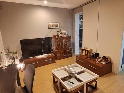 Living room of Flat to rent in  Madrid Capital  with Air Conditioner, Heating and Furnished