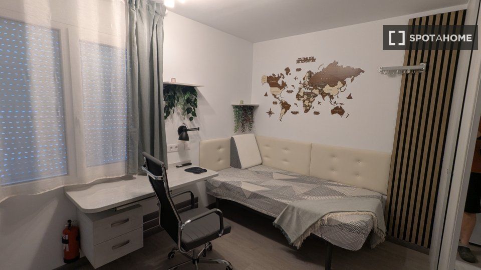 Bedroom of Flat to rent in  Madrid Capital  with Air Conditioner, Heating and Furnished