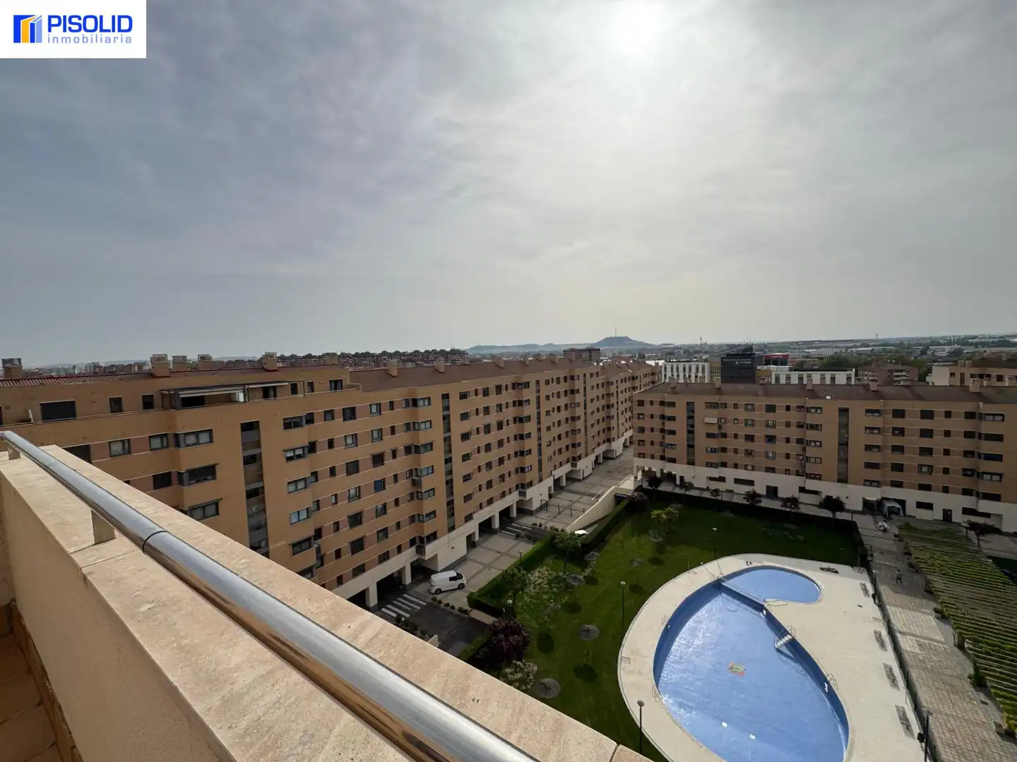 Vista exterior de Ático en venta en Valladolid con Calefacción, Parquet y Terraza
