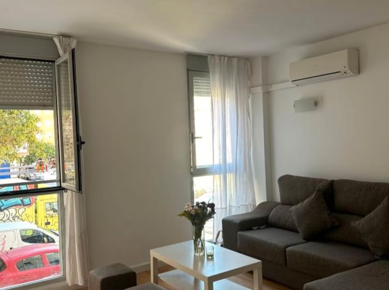 Living room of Flat to rent in  Valencia Capital  with Air Conditioner, Heating and Furnished