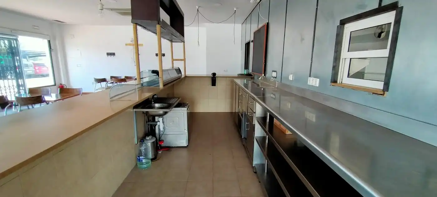 Cuina de Local en venda en Murcia amb Aire condicionat, Terrassa i Moblat