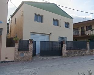 Vista exterior de Casa o xalet en venda en El Pont d'Armentera amb Aire condicionat, Calefacció i Jardí privat