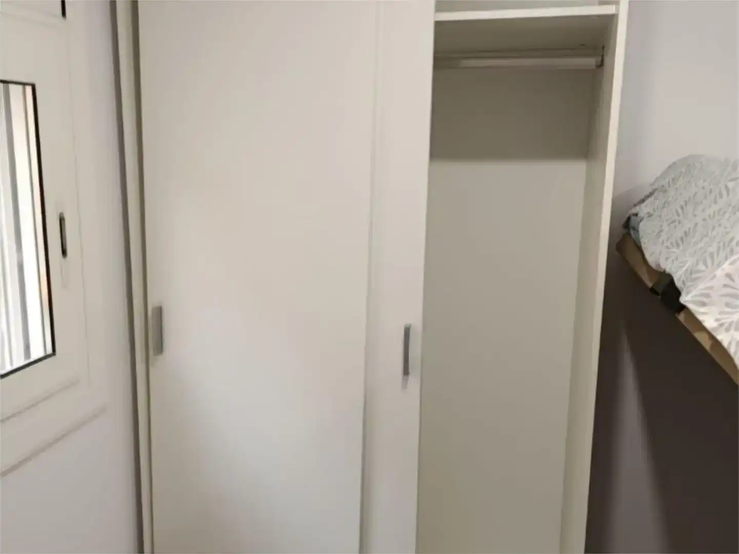 Dormitori de Dúplex en venda en Santa Coloma de Gramenet amb Aire condicionat i Moblat