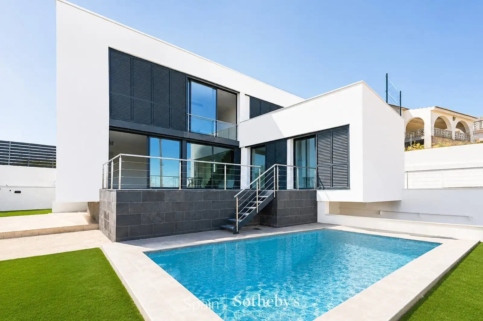 Casa con piscina en venta en Canyelles