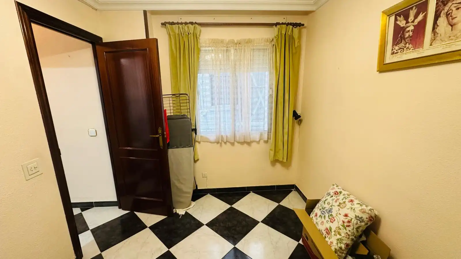 Habitación de Piso en venta en Sevilla con Aire acondicionado, Calefacción y Terraza