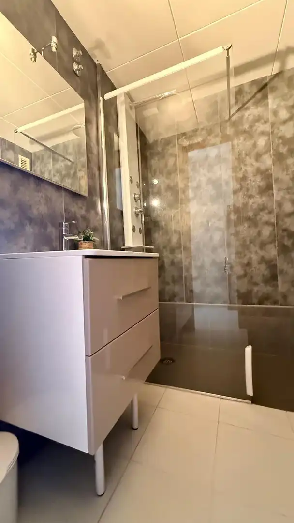 Baño de Apartamento en venta en Empuriabrava con Terraza y Amueblado