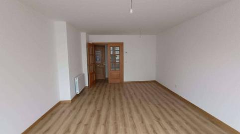 Foto 2 de Piso en venta en Calle Ramon Peinador, 34, Mondariz-Balneario, Pontevedra