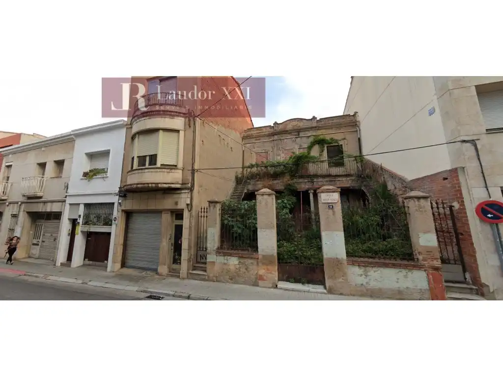 Casa con terraza en venta en Centre - Sant Oleguer, imagen 2