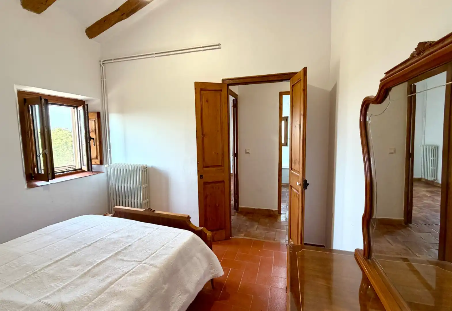 Dormitori de Finca rústica de lloguer en Canyelles amb Aire condicionat, Calefacció i Jardí privat