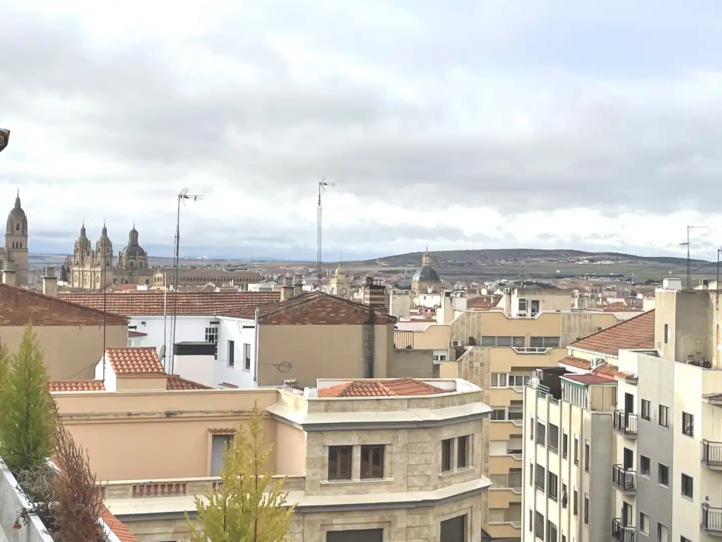 Vista exterior de Ático en venta en Salamanca con Calefacción, Parquet y Terraza