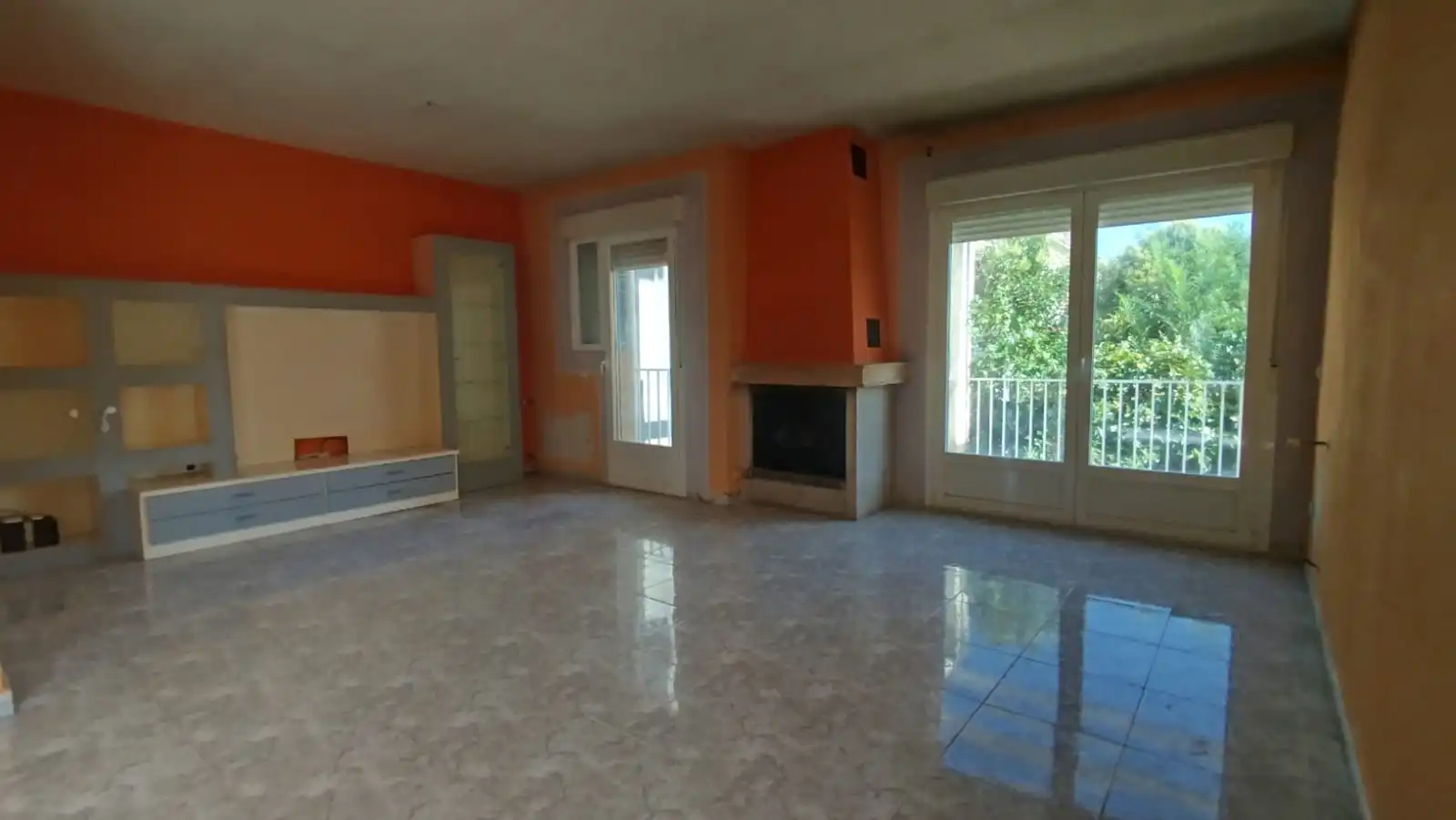 Sala d'estar de Casa adosada en venda en Uceda amb Calefacció, Jardí privat i Parquet